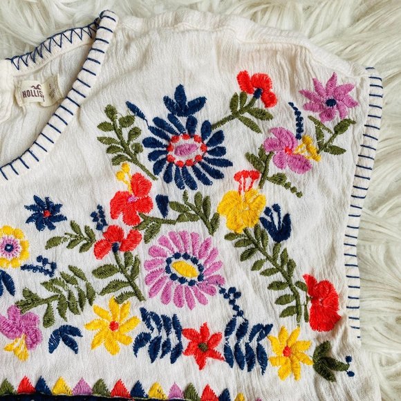 Hollister White Embroidered Sleeveless Top S - Picture 3 of 9